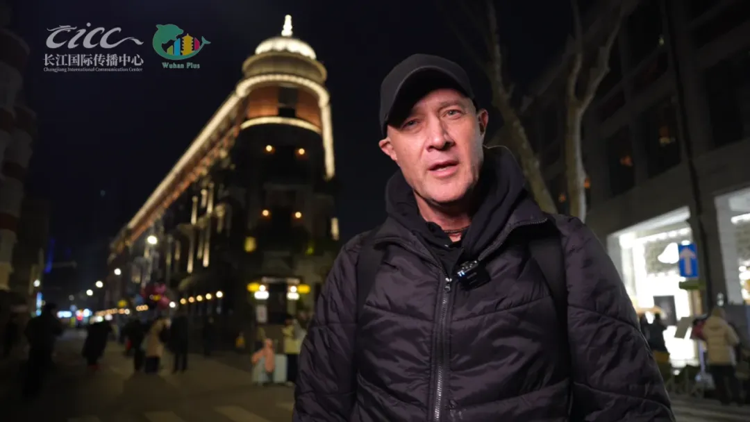 在武汉，他用一束光“秒懂”了中国春节