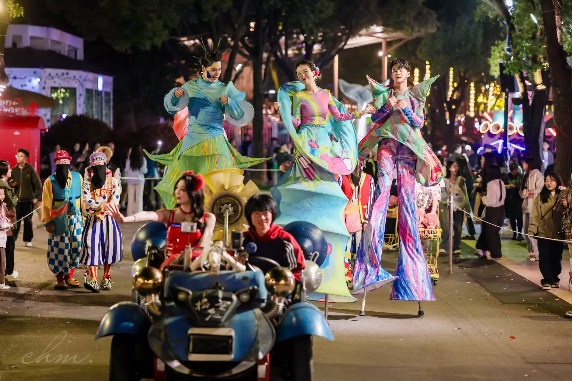 步步入戏！武汉欢乐谷国潮文化节·戏剧嘉年华巡游开演(图)(图3)