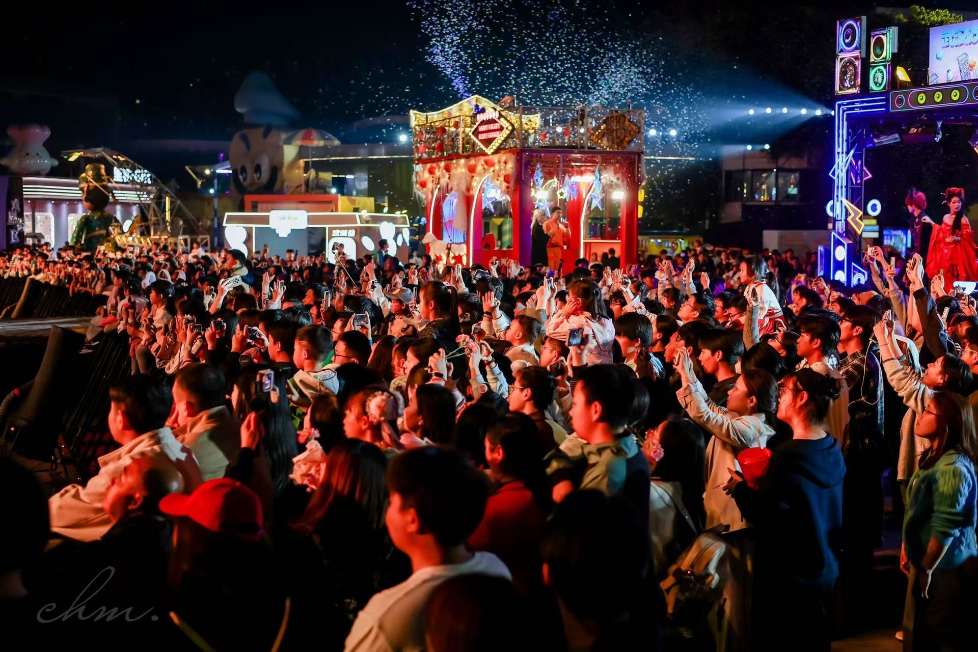 步步入戏！武汉欢乐谷国潮文化节·戏剧嘉年华巡游开演(图)(图4)